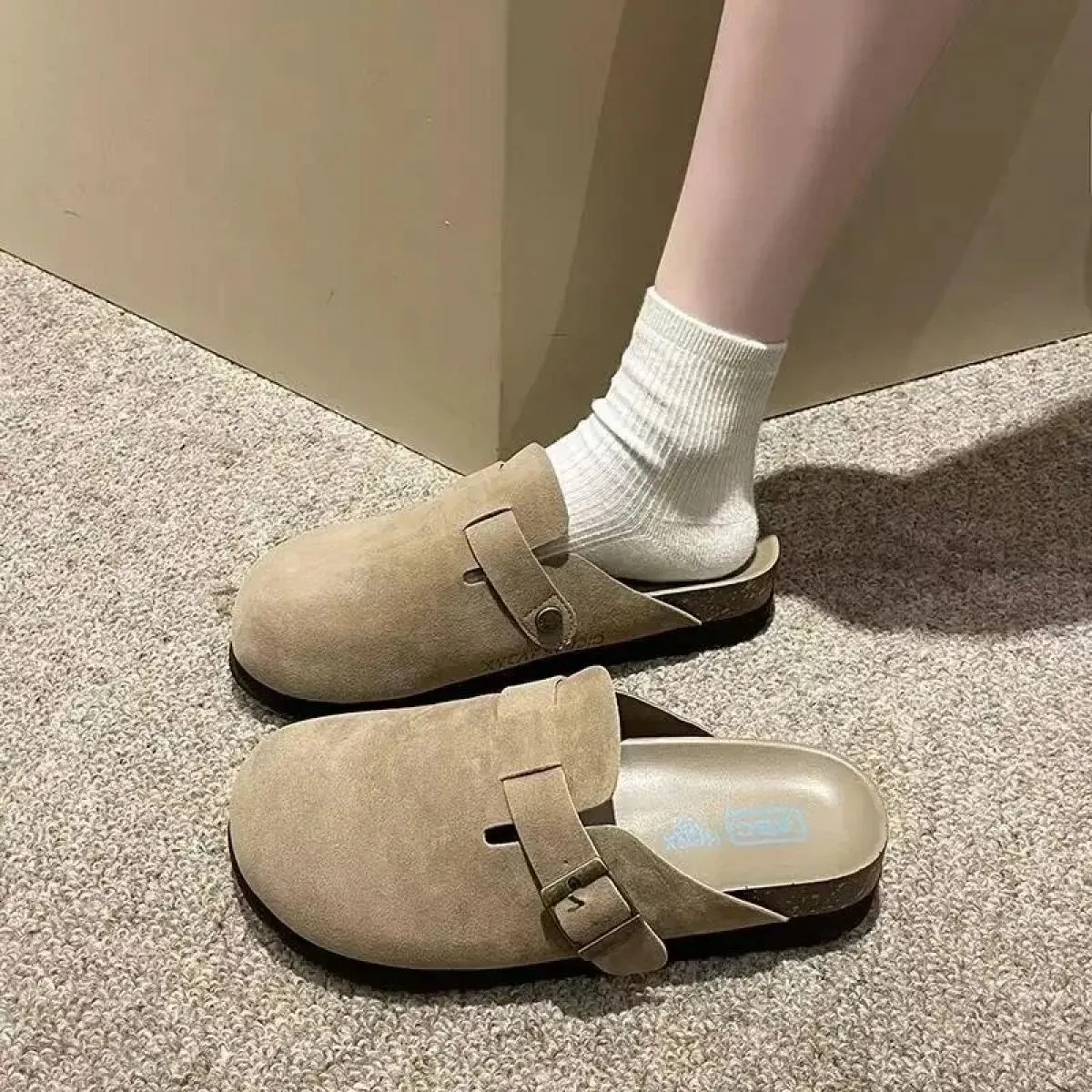 2024 Primavera Donna Pantofole a punta chiusa Zoccoli in pelle scamosciata Sandali per le donne Moda retrò Giardino Mule Clog Pr