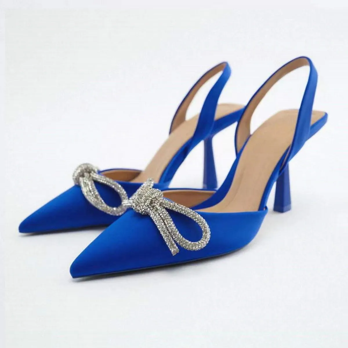Scarpe da donna 2023 sandali marchio di lusso moda estiva trasparenti strass pantofole con tacco a punta décolleté da donna