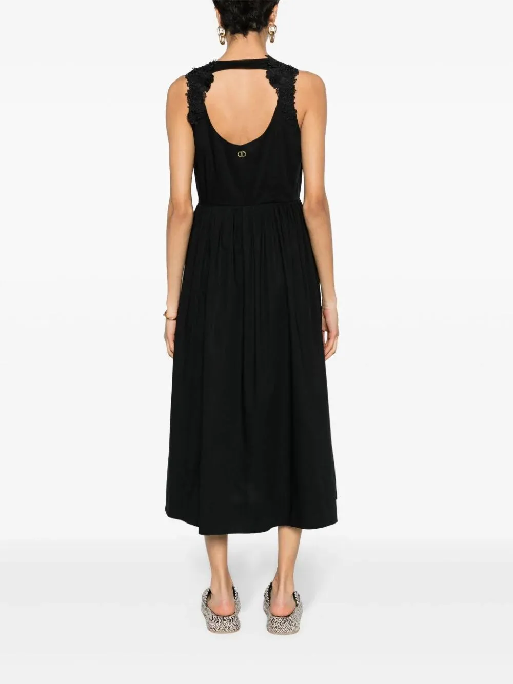 Sleeveless Long Dress With `3D Flowers` Embroidery