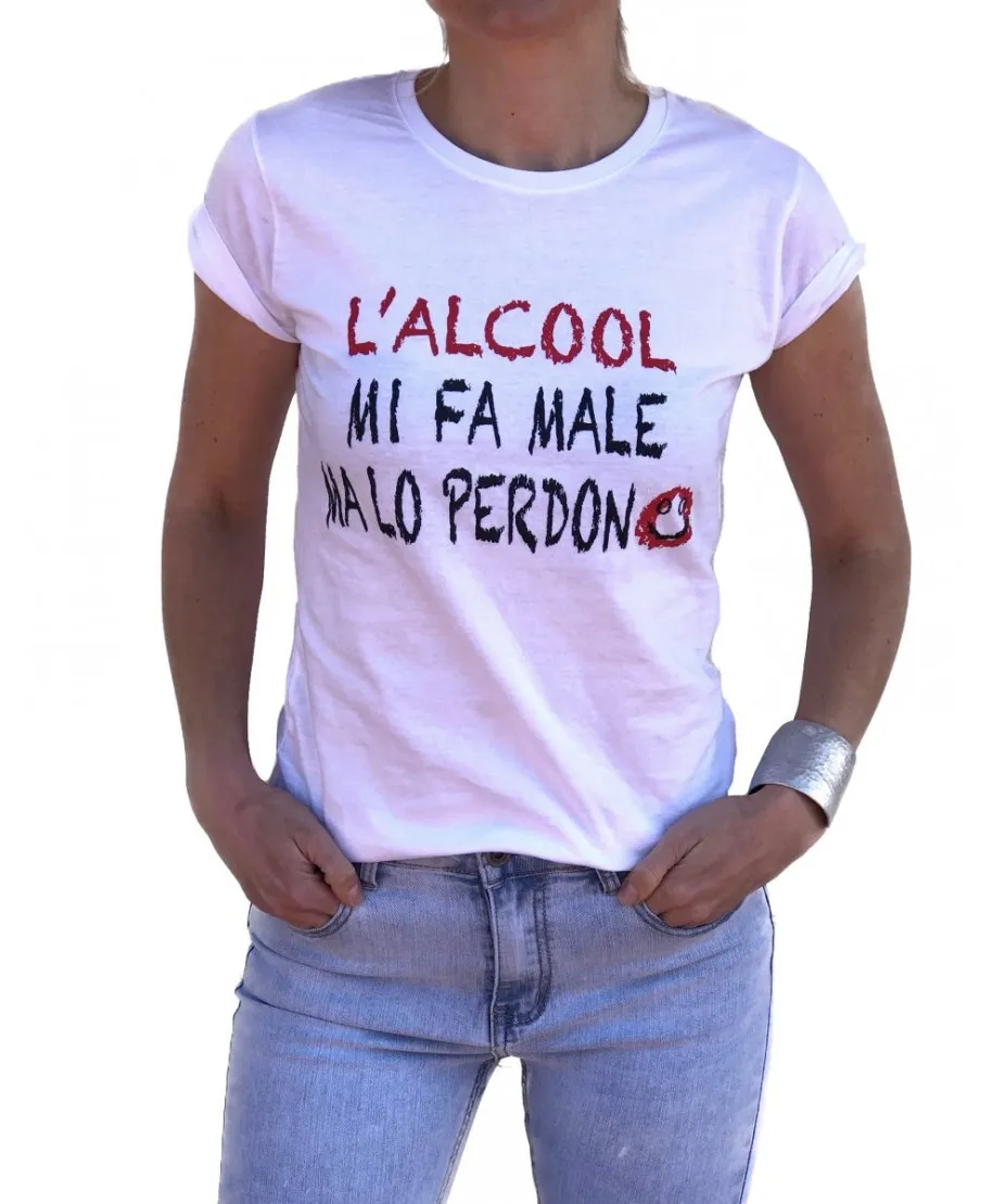 T-shirt divertenti - Alcool mi fa male ma lo perdono